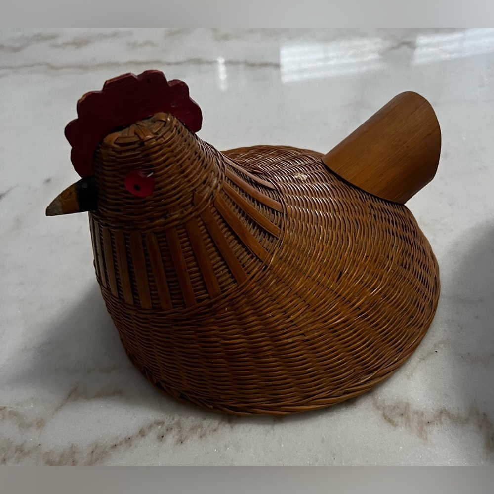 Vintage Chicken Folk Art Wicker Wood Bamboo Lidded Egg Basket Handwoven 1960’s - Picture 5 of 10